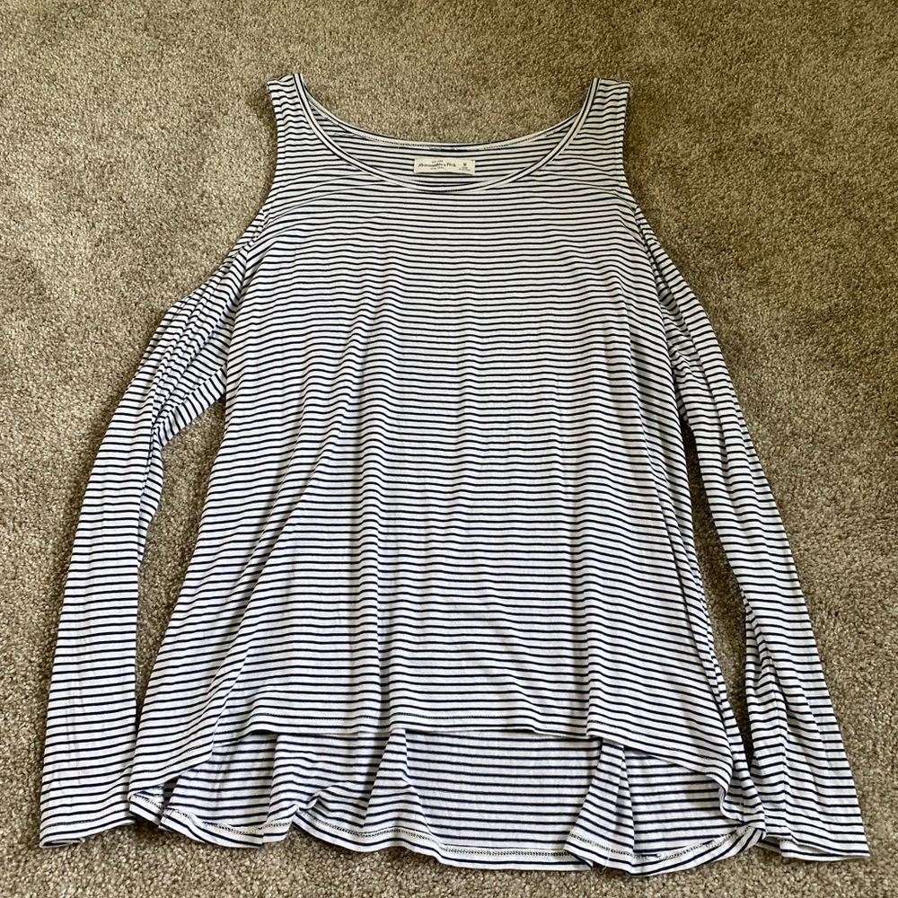 Cute striped shirt!